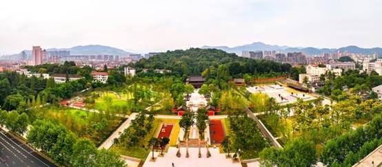 建筑与房屋的城市空拍图 描述已自动生成