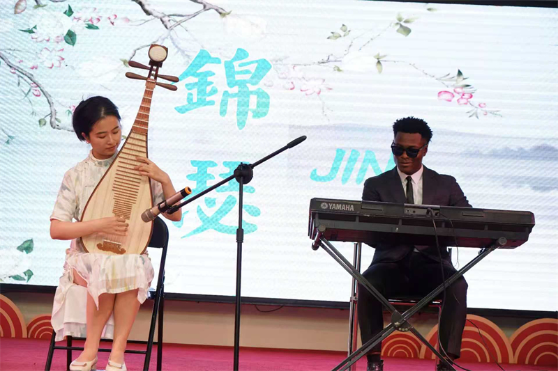 琵琶与钢琴合奏《锦瑟》 尼日利亚中国文化中心供图